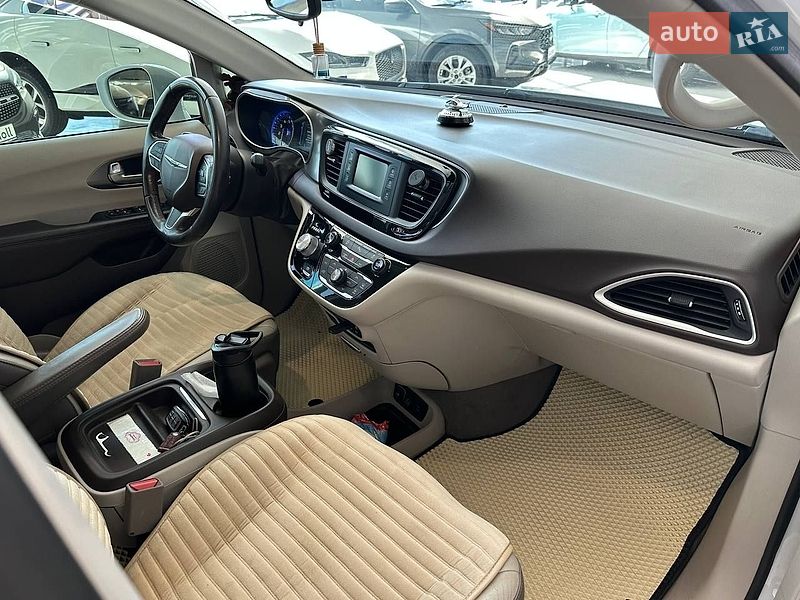 Мінівен Chrysler Pacifica 2017 в Одесі фото 17 Мінівен Chrysler Pacifica 2017 в Одесі