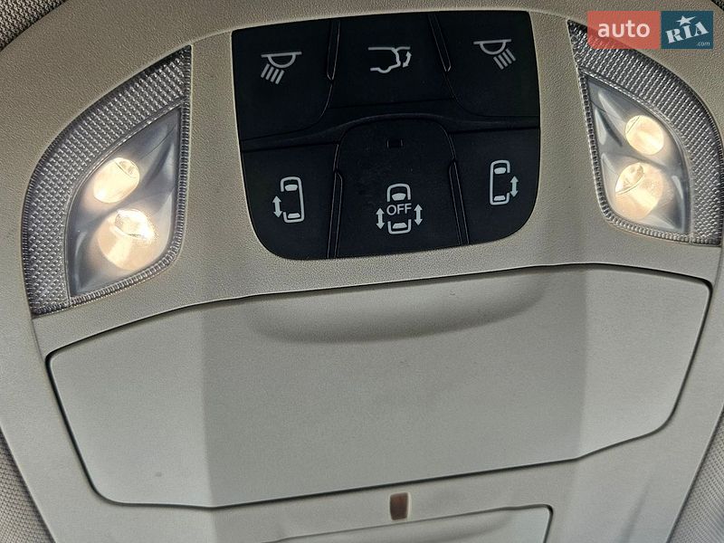 Мінівен Chrysler Pacifica 2022 в Львові