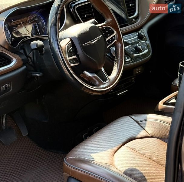 Минивэн Chrysler Pacifica 2016 в Днепре фото 10 Минивэн Chrysler Pacifica 2016 в Днепре