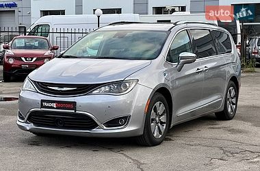 Мінівен Chrysler Pacifica 2017 в Києві