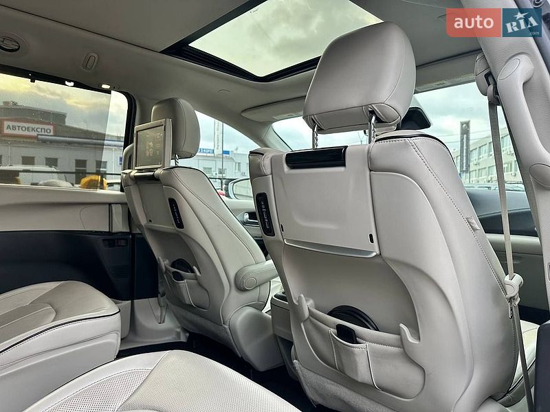 Мінівен Chrysler Pacifica 2017 в Києві