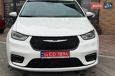 Мінівен Chrysler Pacifica 2023 в Івано-Франківську