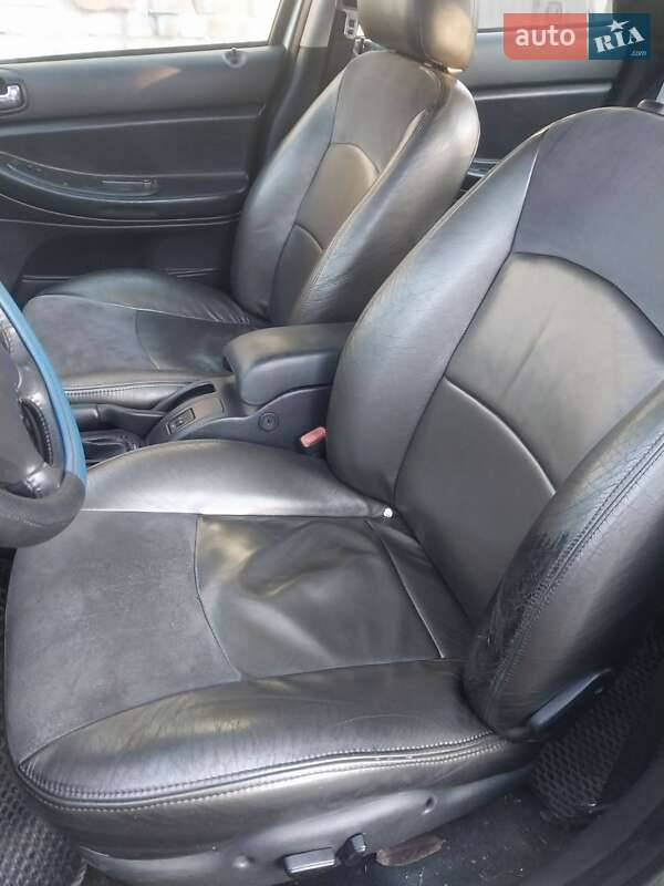 Седан Chrysler Sebring 2003 в Голованевске