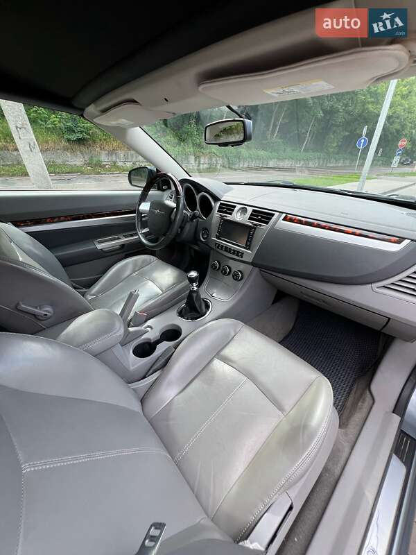 Седан Chrysler Sebring 2007 в Львове