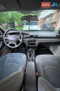 Седан Chrysler Sebring 2004 в 
