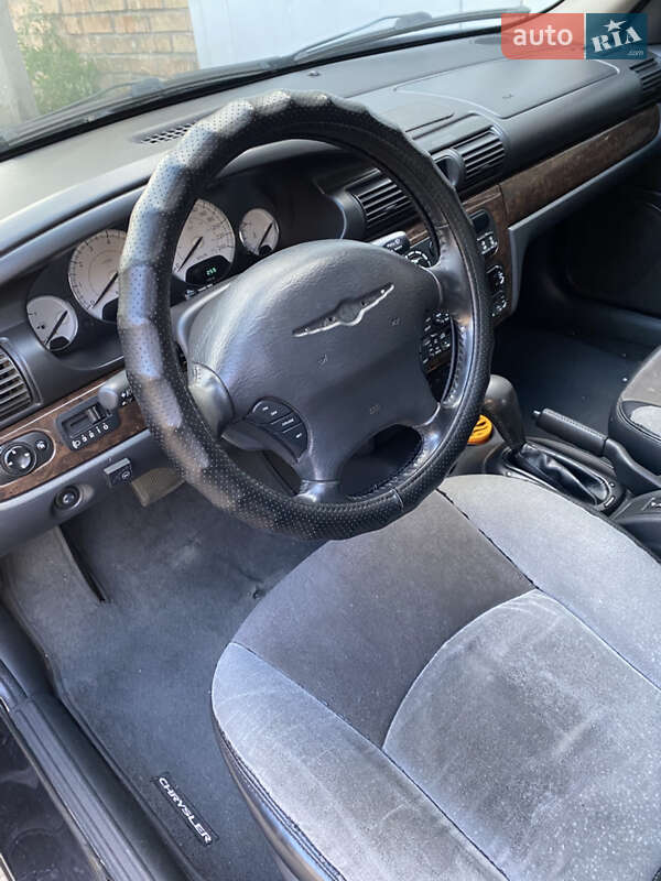 Седан Chrysler Sebring 2005 в Киеве