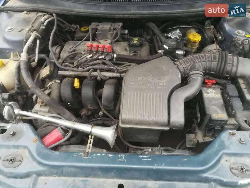 Седан Chrysler Stratus 1995 в Виннице