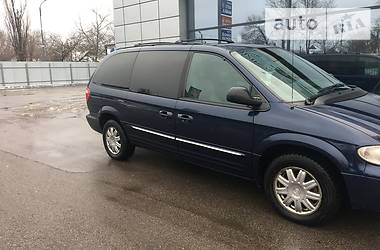 Минивэн Chrysler Town & Country 2004 в Полтаве