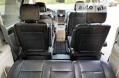 Минивэн Chrysler Town & Country 2015 в Киеве