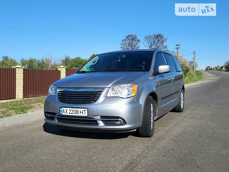 Мінівен Chrysler Town & Country 2013 в Києві