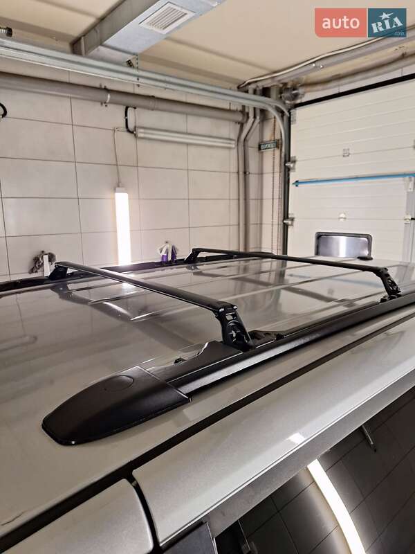 Мінівен Chrysler Town & Country 2013 в Києві