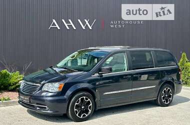 Мінівен Chrysler Town & Country 2012 в Львові