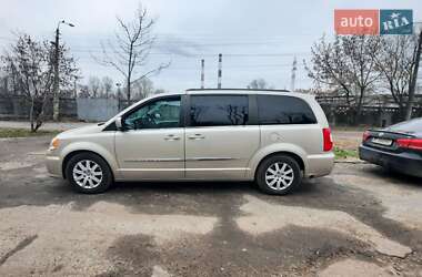 Мінівен Chrysler Town & Country 2013 в 