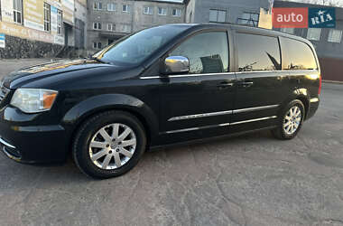 Минивэн Chrysler Town & Country 2011 в Житомире