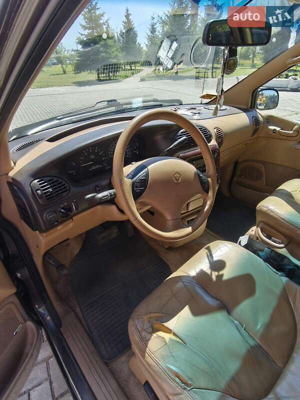 Мінівен Chrysler Town & Country 1997 в Шацьку