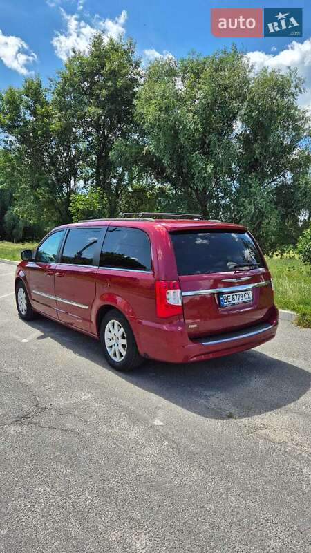 Минивэн Chrysler Town & Country 2013 в Борисполе