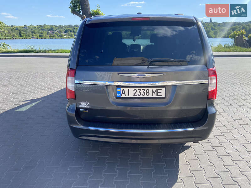 Мінівен Chrysler Town & Country 2014 в Василькові