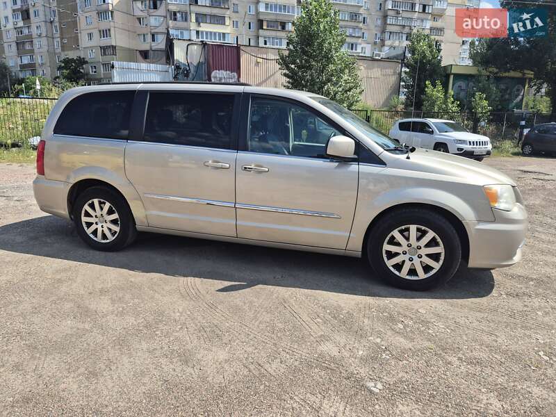 Chrysler Town & Country 2014