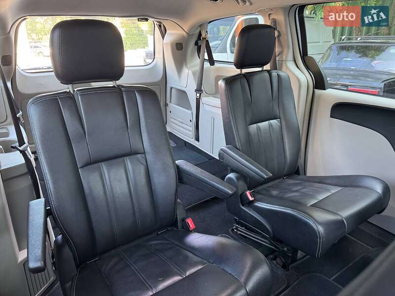 Мінівен Chrysler Town & Country 2014 в Одесі