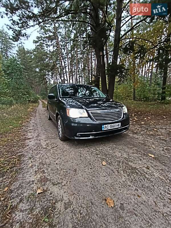 Минивэн Chrysler Town & Country 2014 в Белой Церкви