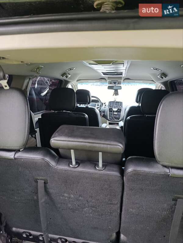 Минивэн Chrysler Town & Country 2014 в Белой Церкви