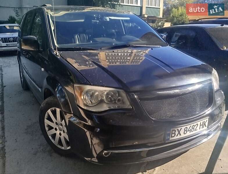 Мінівен Chrysler Town & Country 2014 в Кам'янець-Подільському фото 7 Мінівен Chrysler Town & Country 2014 в Кам'янець-Подільському