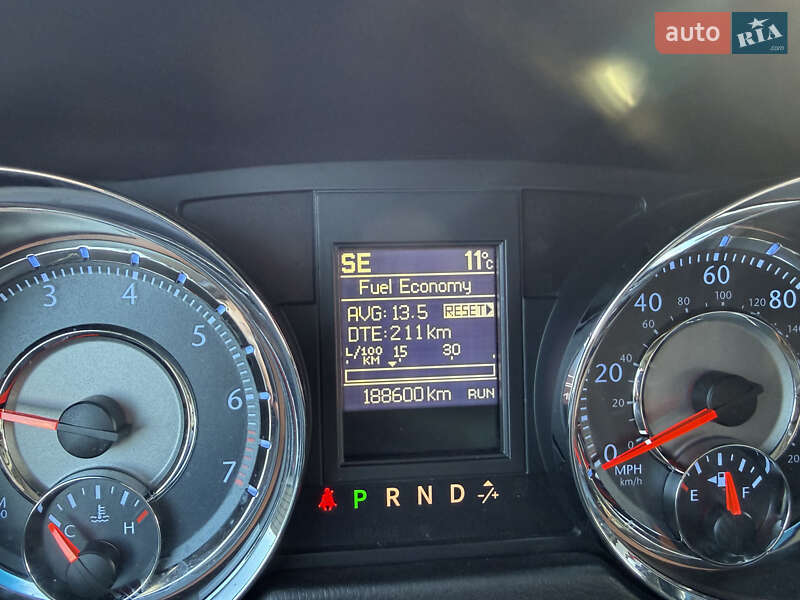 Минивэн Chrysler Town & Country 2016 в Киеве фото 16 Минивэн Chrysler Town & Country 2016 в Киеве