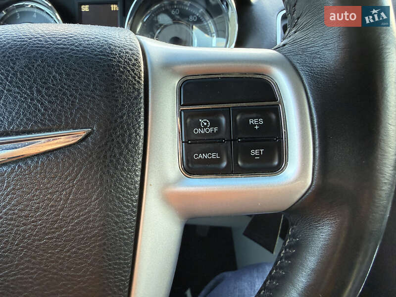 Минивэн Chrysler Town & Country 2016 в Киеве фото 18 Минивэн Chrysler Town & Country 2016 в Киеве