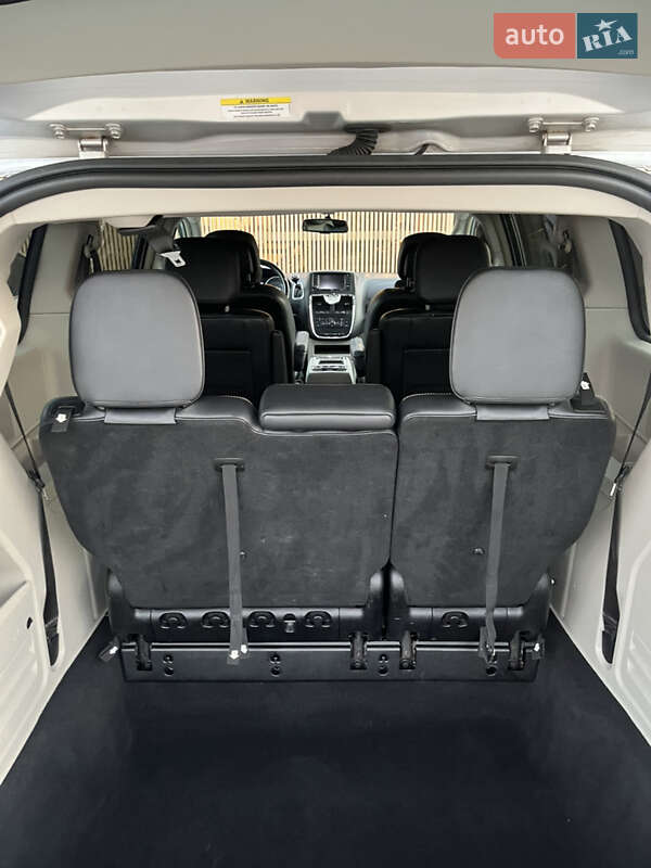 Минивэн Chrysler Town & Country 2012 в Виноградове