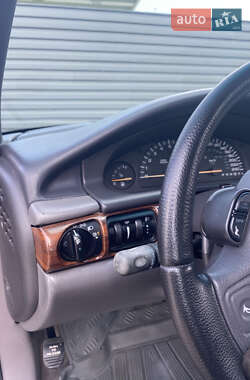 Седан Chrysler Vision 1993 в 