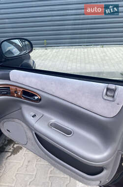 Седан Chrysler Vision 1993 в 