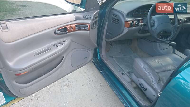 Седан Chrysler Vision 1994 в Днепре