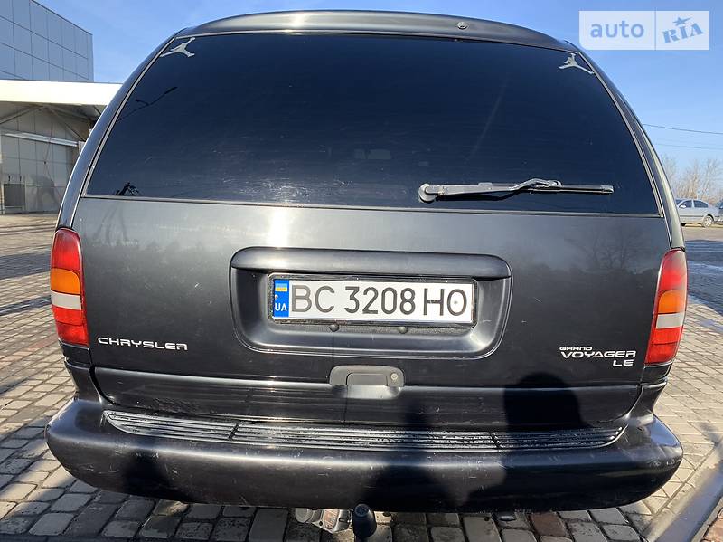 Мінівен Chrysler Voyager 2000 в Мостиській