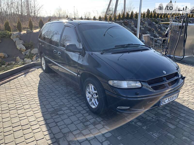 Мінівен Chrysler Voyager 2000 в 