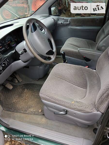 Минивэн Chrysler Voyager 1998 в Снятине