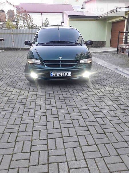 Минивэн Chrysler Voyager 1999 в Сторожинце