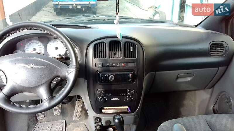 Chrysler Voyager 2004
