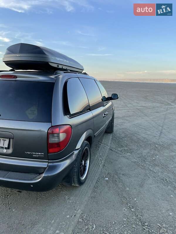 Минивэн Chrysler Voyager 2004 в Одессе