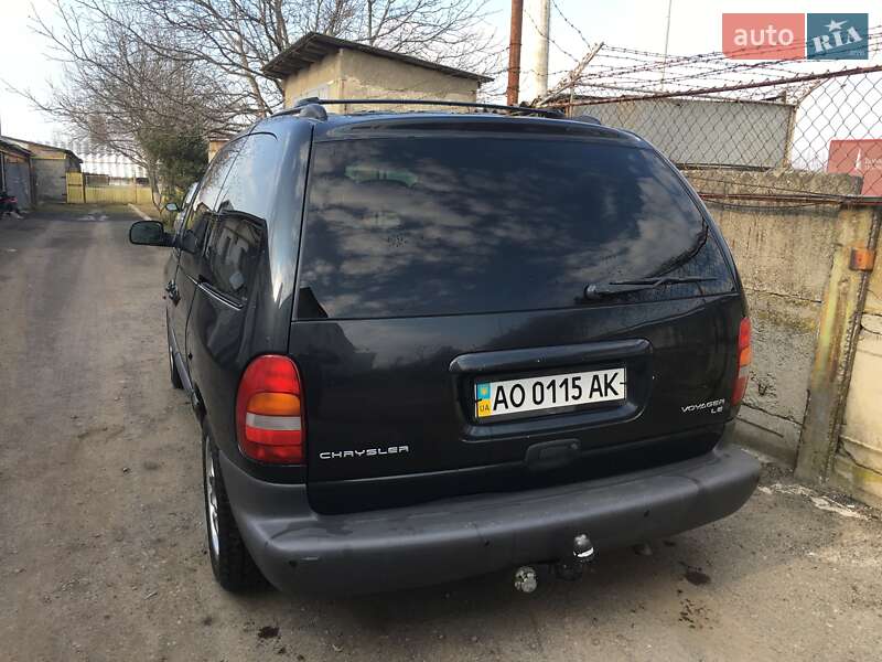 Минивэн Chrysler Voyager 2000 в Ужгороде