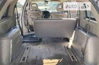 Минивэн Chrysler Voyager 2002 в 