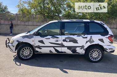 Минивэн Chrysler Voyager 2002 в 