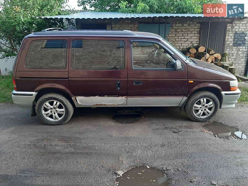 Мінівен Chrysler Voyager 1993 в Бахмачі
