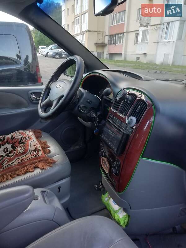 Мінівен Chrysler Voyager 2006 в Львові
