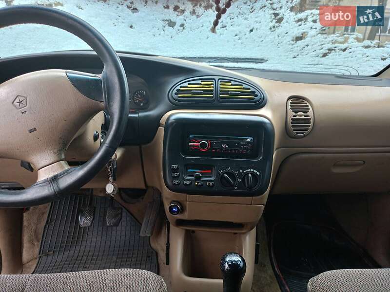 Минивэн Chrysler Voyager 1997 в Киеве фото 5 Минивэн Chrysler Voyager 1997 в Киеве