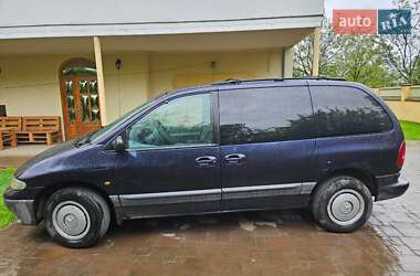 Минивэн Chrysler Voyager 1999 в Ужгороде