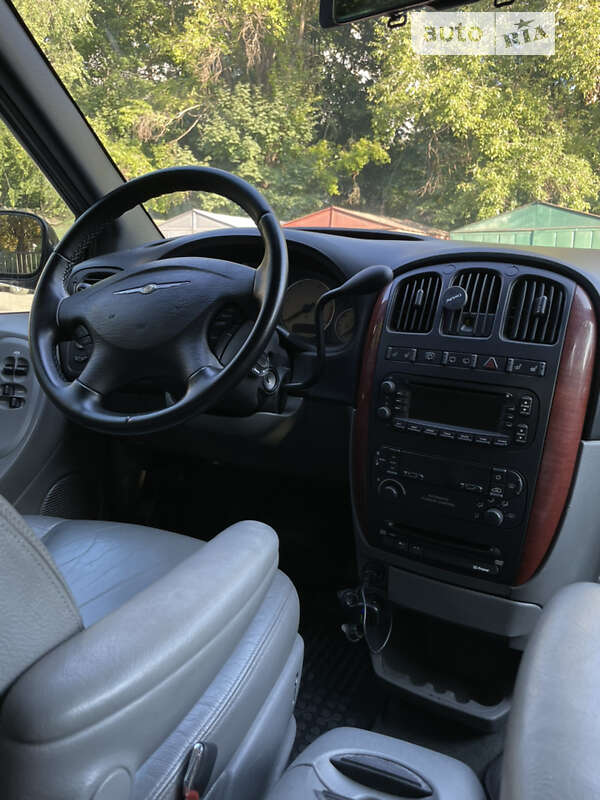 Минивэн Chrysler Voyager 2004 в Днепре