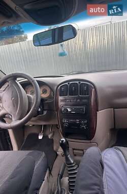 Мінівен Chrysler Voyager 2002 в Ужгороді