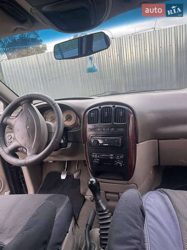 Минивэн Chrysler Voyager 2002 в Ужгороде