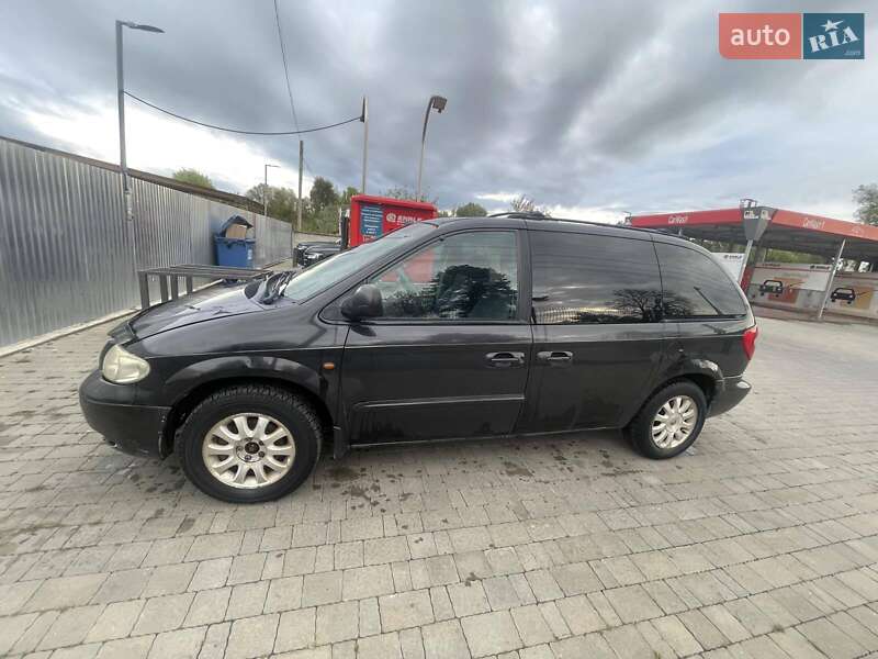 Минивэн Chrysler Voyager 2002 в Ужгороде