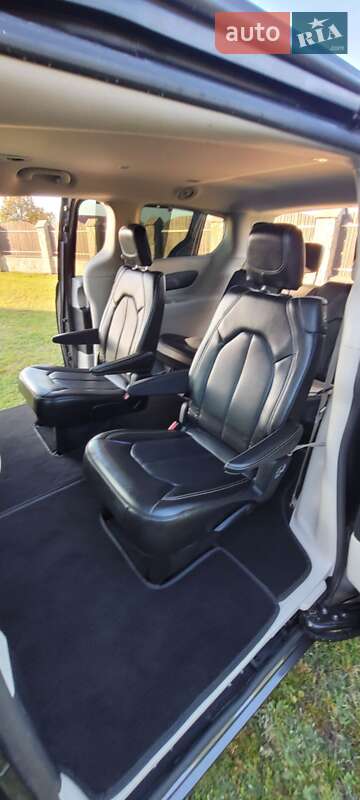 Мінівен Chrysler Voyager 2020 в Яворові